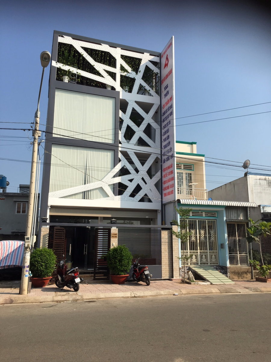 Thi công hoàn thành căn nhà thực tế 